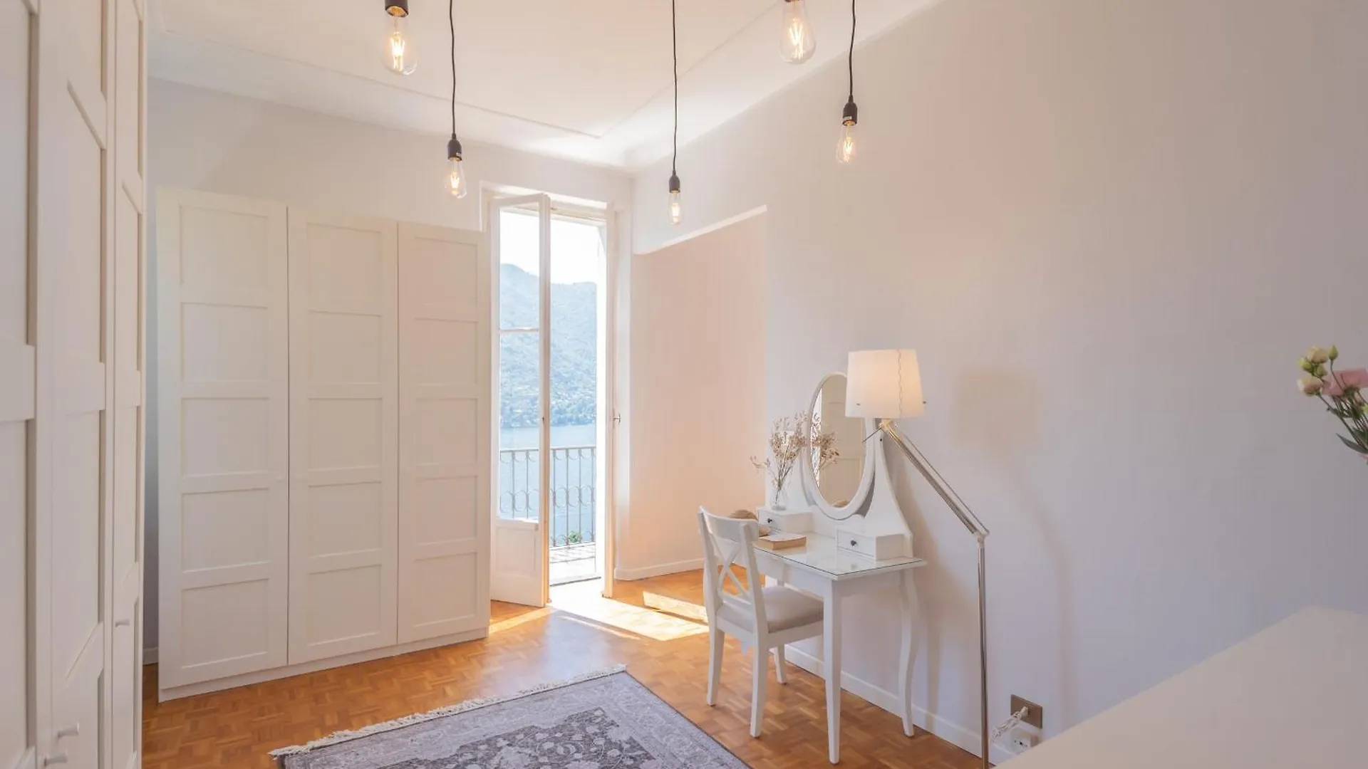 Villa Chiara Lake Como With Private Garden By Rent All Como モルトラージオ