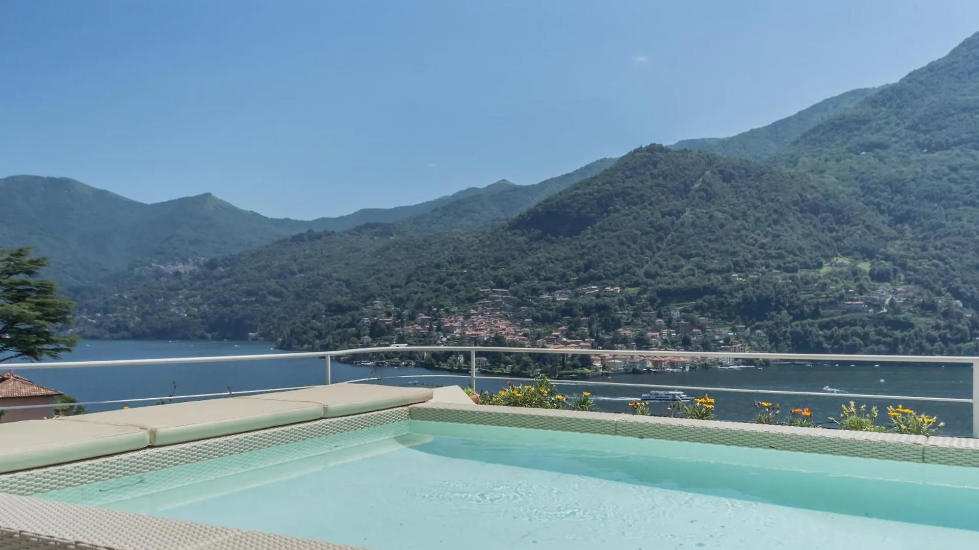 Villa Chiara Lake Como With Private Garden By Rent All Como モルトラージオ
