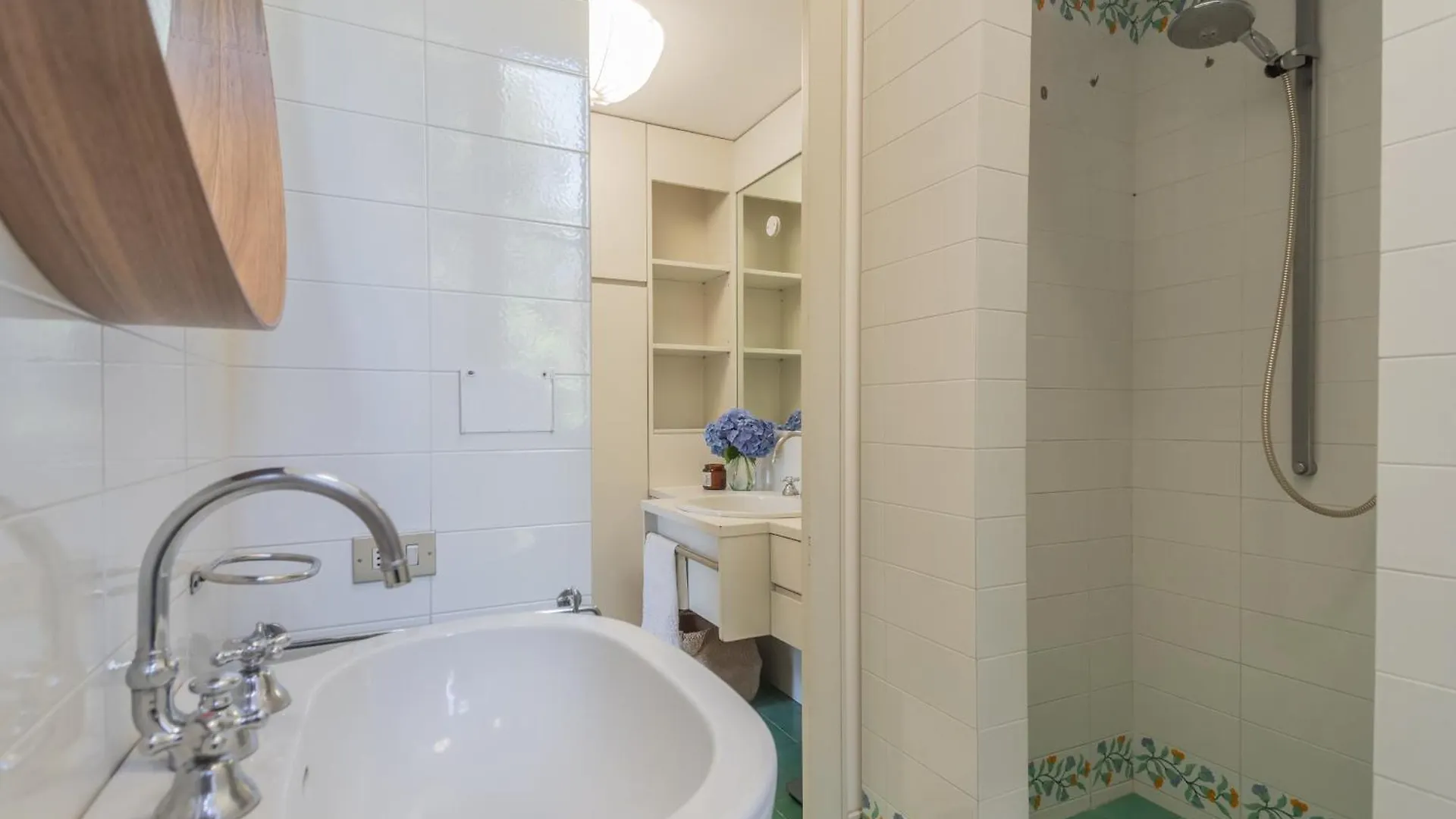 Villa Chiara Lake Como With Private Garden By Rent All Como Moltrasio İtalya