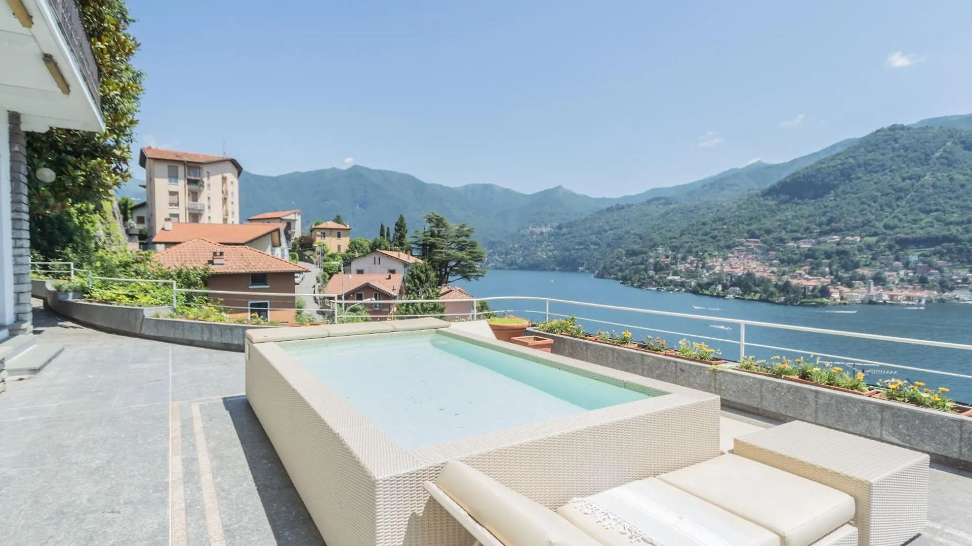 Villa Chiara Lake Como With Private Garden By Rent All Como Moltrasio İtalya