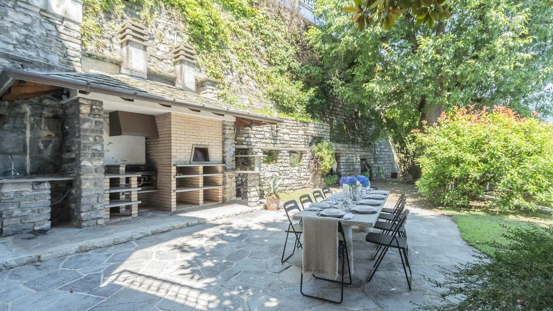 Villa Chiara Lake Como With Private Garden By Rent All Como Moltrasio